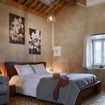 Villa Vista Retreat *